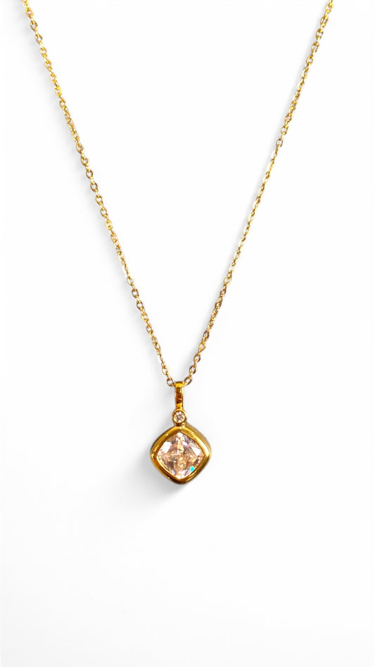 Collar cuadrado diamante