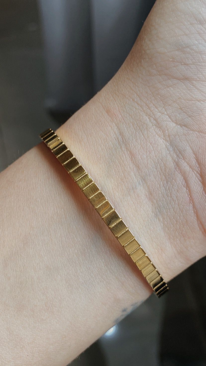 Pulsera plizada dorada